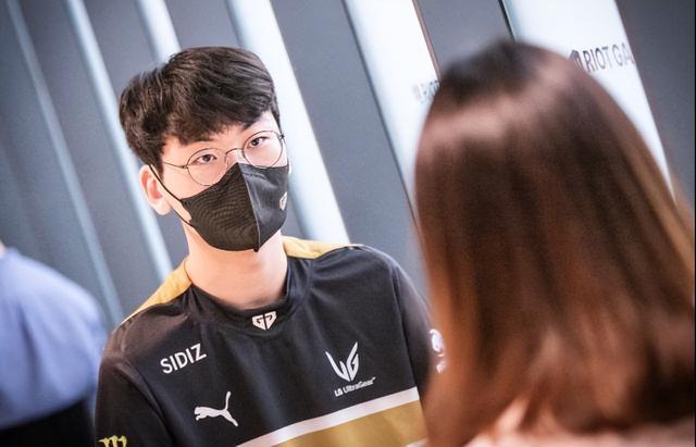 特邀12岁男孩跑半马，组委会违规更值得警惕｜新京报快评.