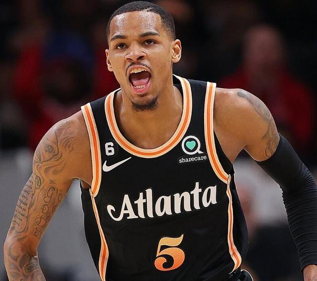 东契奇加盟首次季后赛：5战3场30+难阻一轮游 被凶狠拉拽一度受伤