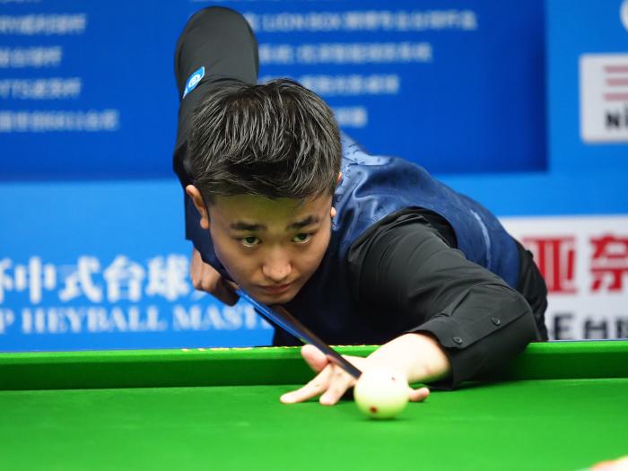 杭州3527人的大场面第一个上岸是他