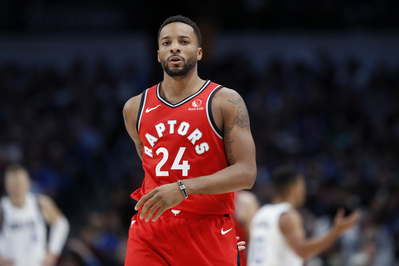 媒体人：泽维尔-辛普森收到多家CBA俱乐部报价 夏联为快船出战场均8+3+4