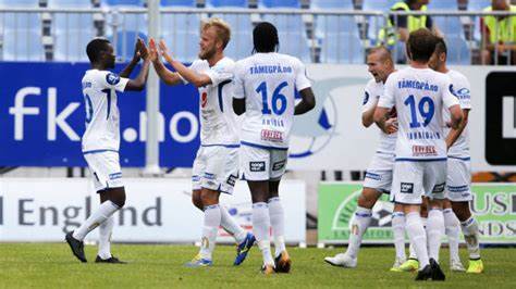 且与相邻两 且与相邻两